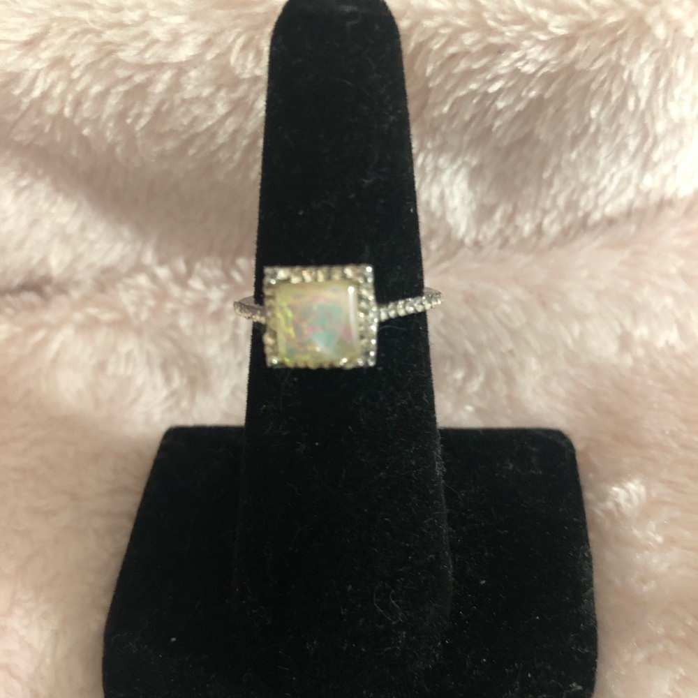 🆕 iridescent Opal 💕💛💕 Lab &Crystal Silver Ring